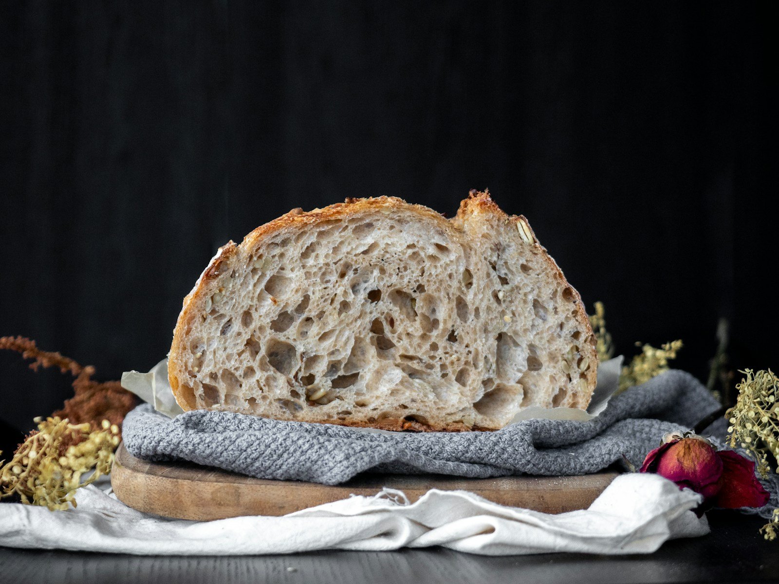 Levain naturel actif dans un bocal en verre