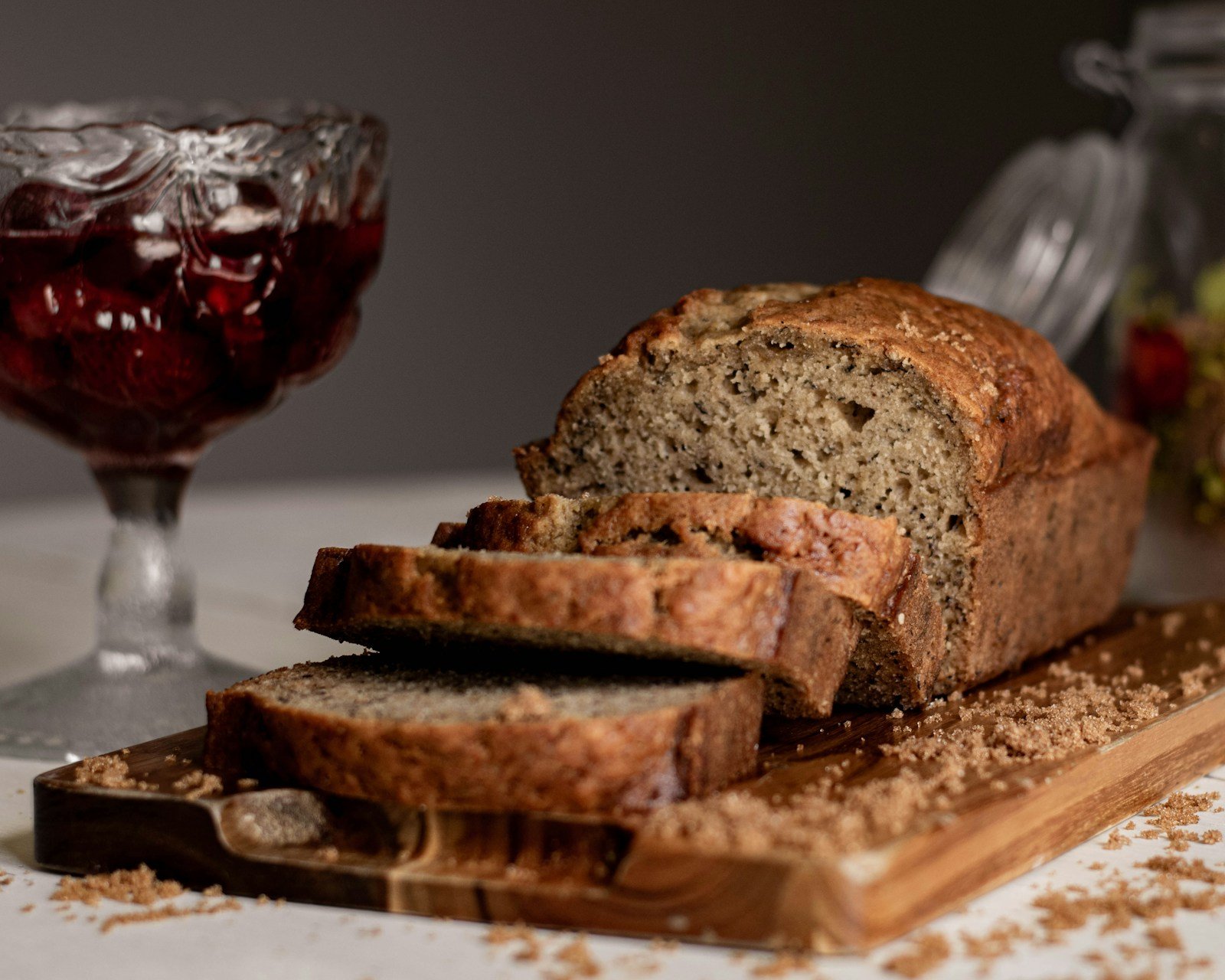 Tranche de banana bread moelleux à la mie régulière